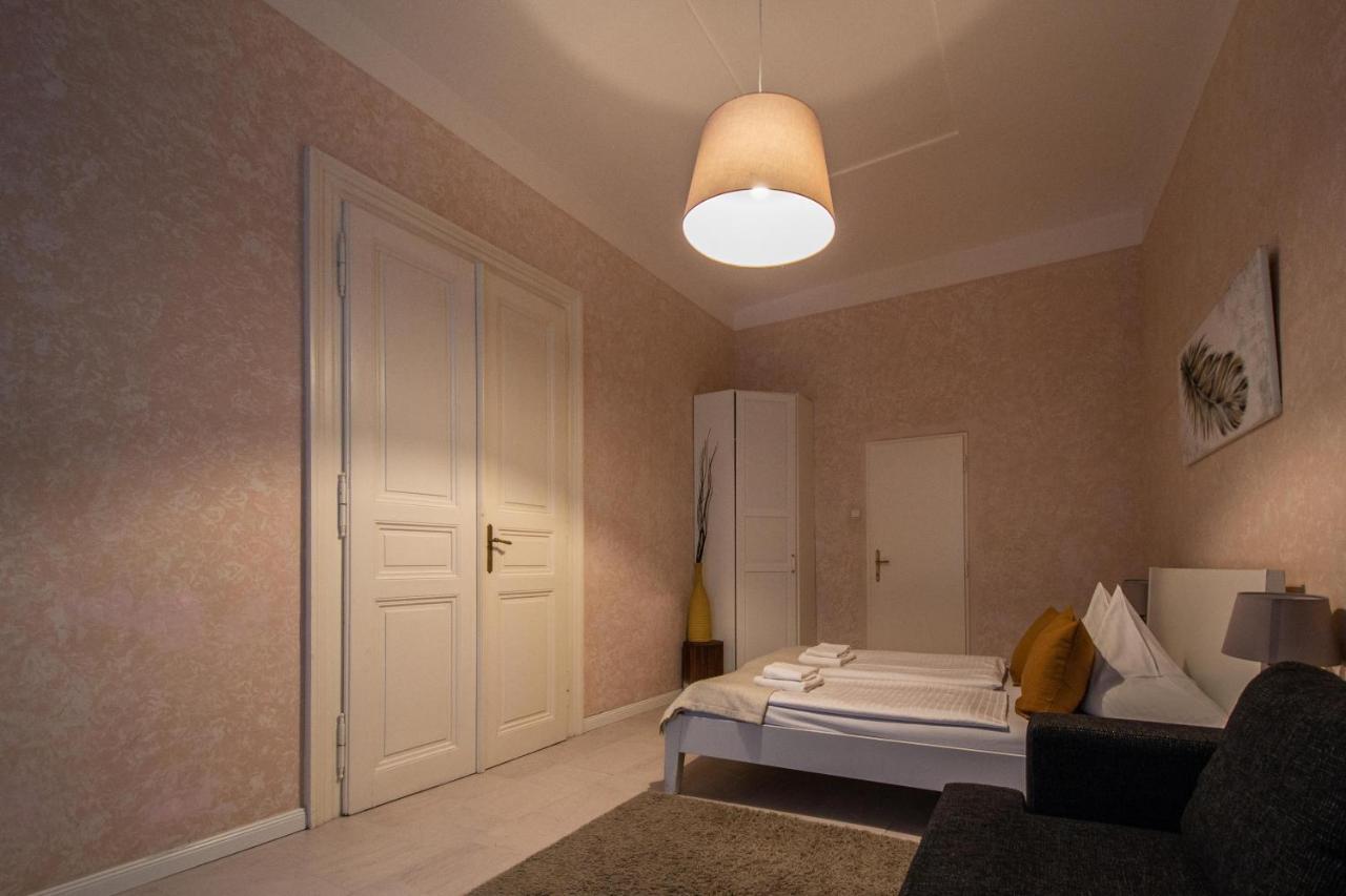 Apartment Rose Ruterra Prague