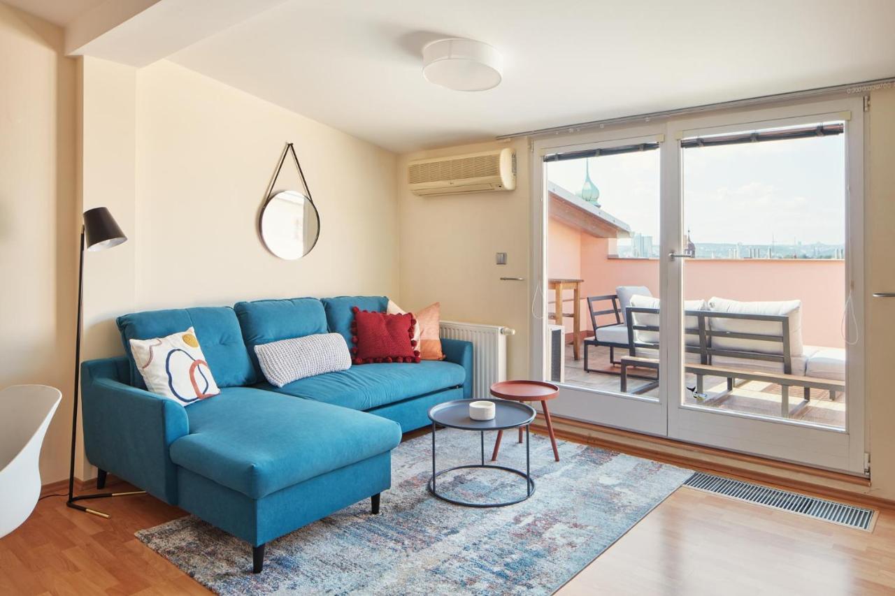 Spacious In Vrsovice By Days Daire Prag
