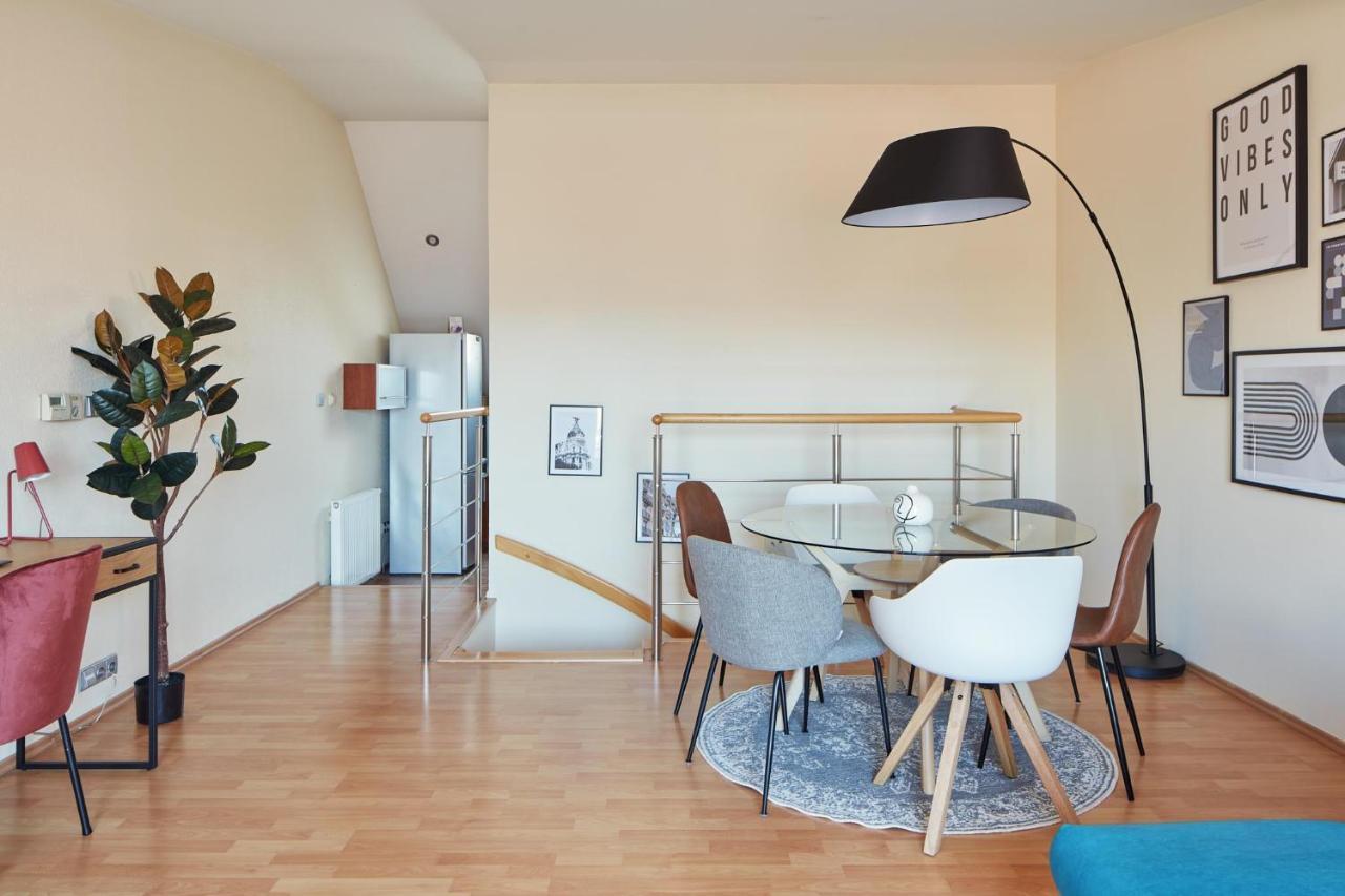 Spacious In Vrsovice By Days Daire