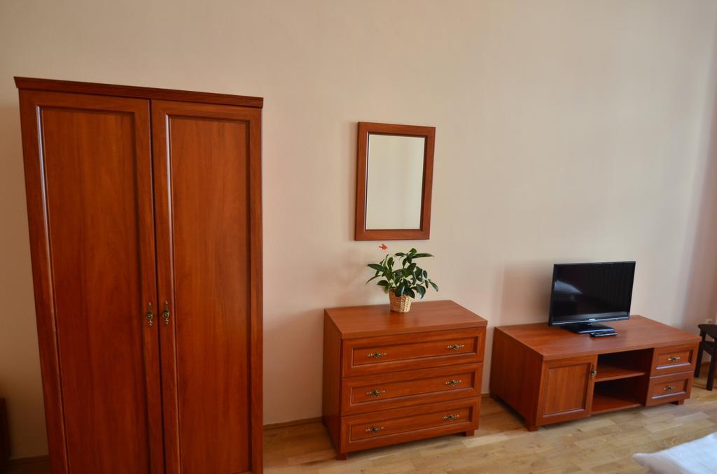 Konukevi Karlova 3*
