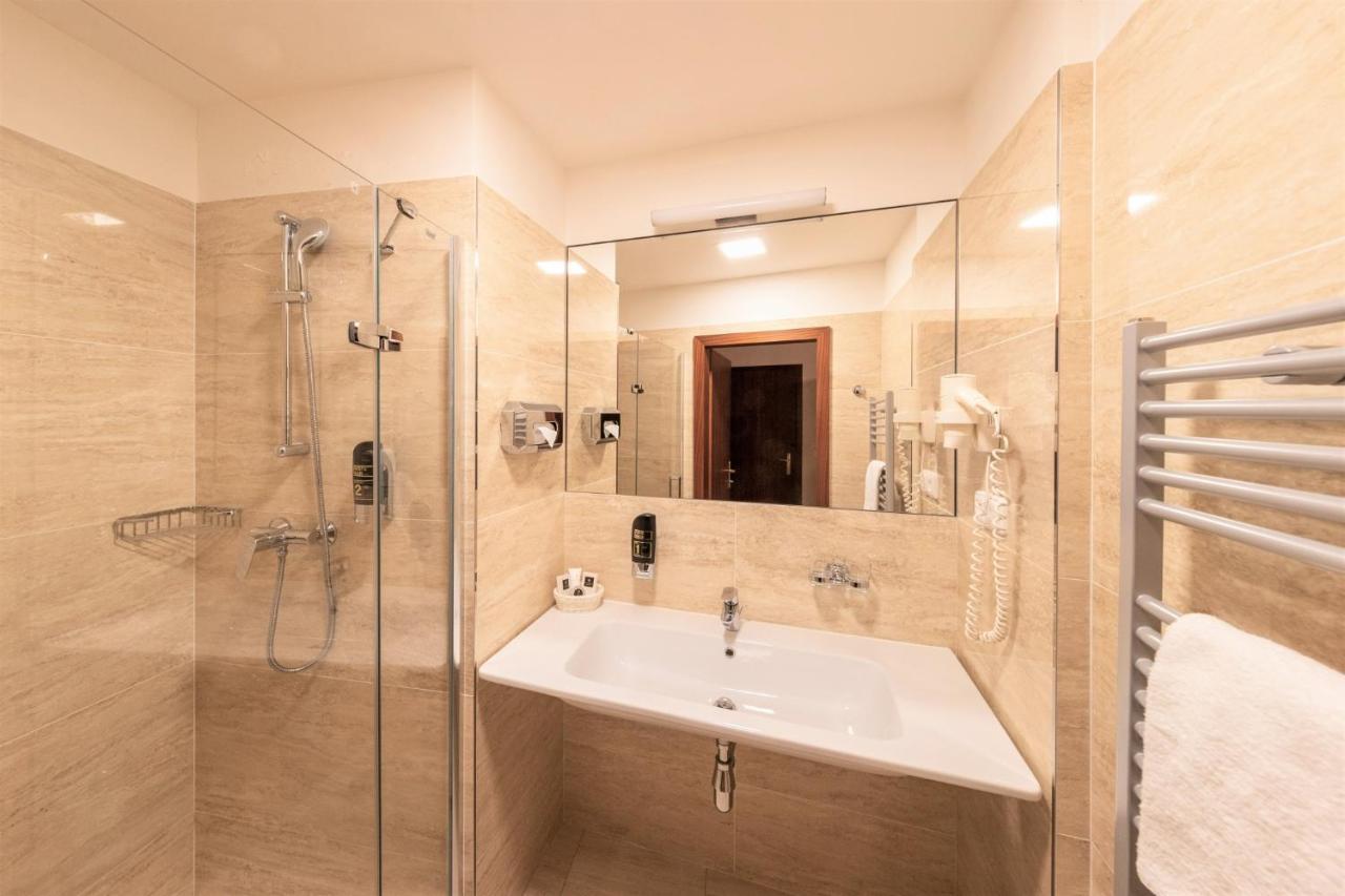 Hotel Meteor Plaza 4*