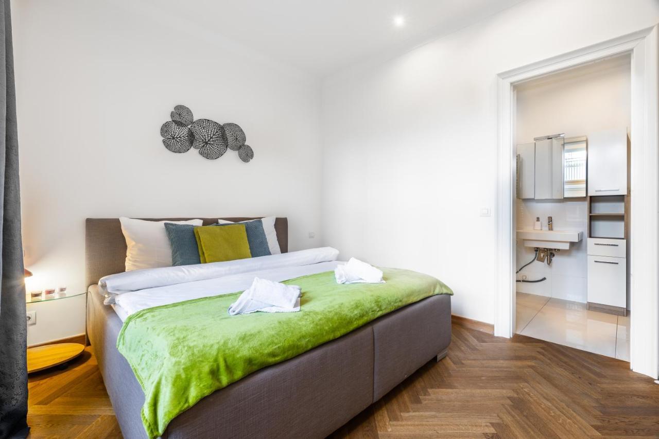 Apartment Dlouha Palace - Live In One Of The Streets Prague