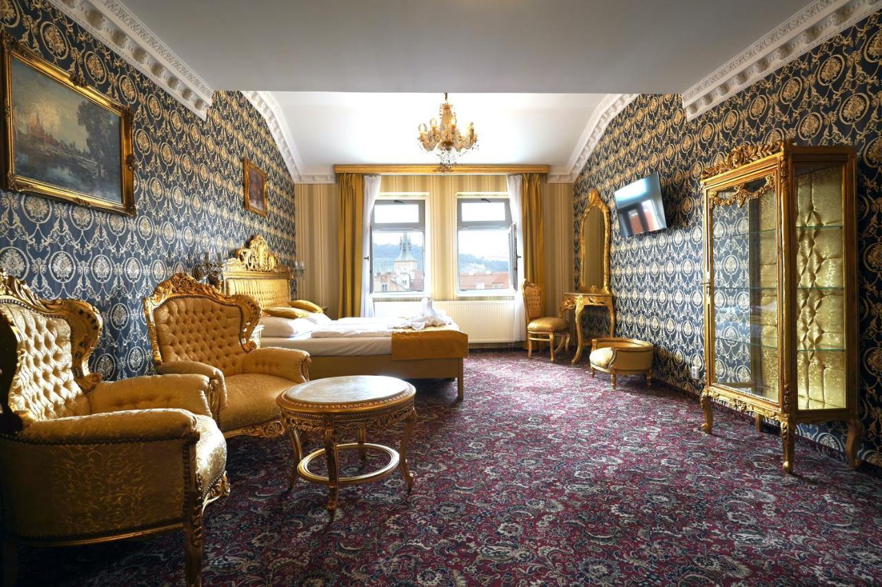 Liliova Old Town 4*