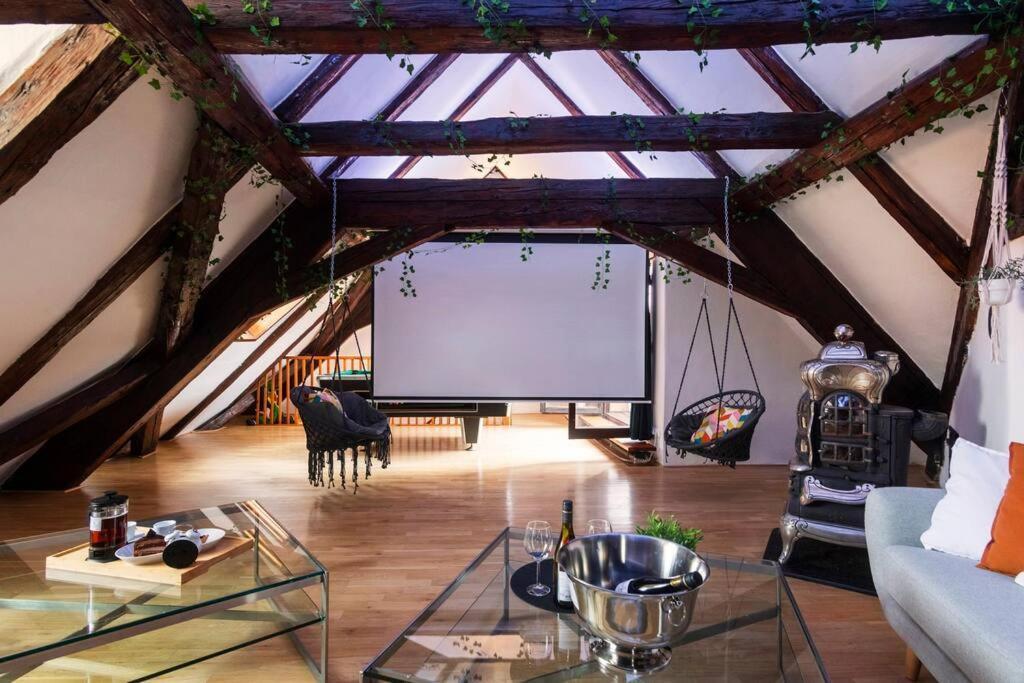 Fairytale Duplex - Billiard - Whirlpool - Cinema - Old Town