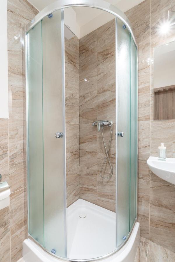 Appartement Brand New #21 With Free Secure Parking In The Center *