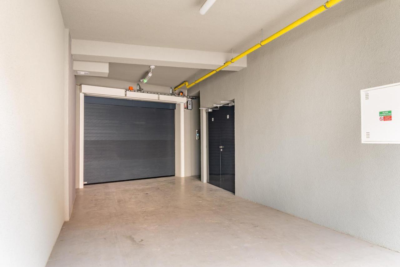 Daire Brand New #51 With Free Secure Parking In The Center