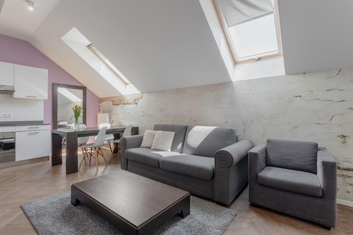 Modern Close To River Apartment Prague