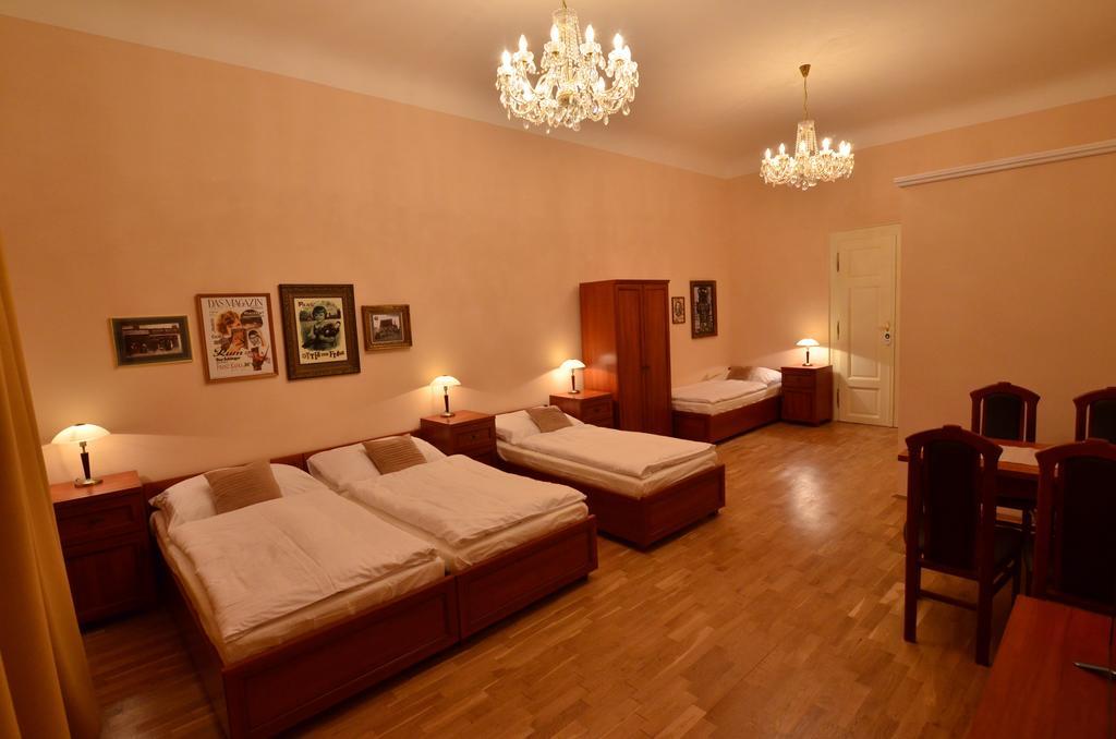 Konukevi Karlova 3*