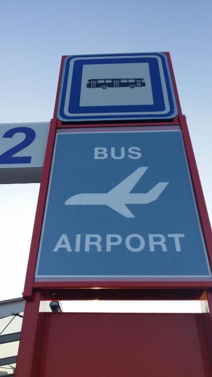 Cozy At Metro Station, Private Bathroom, 9minutes Oldtown, 15minutes Airport, Wifi Pansiyon