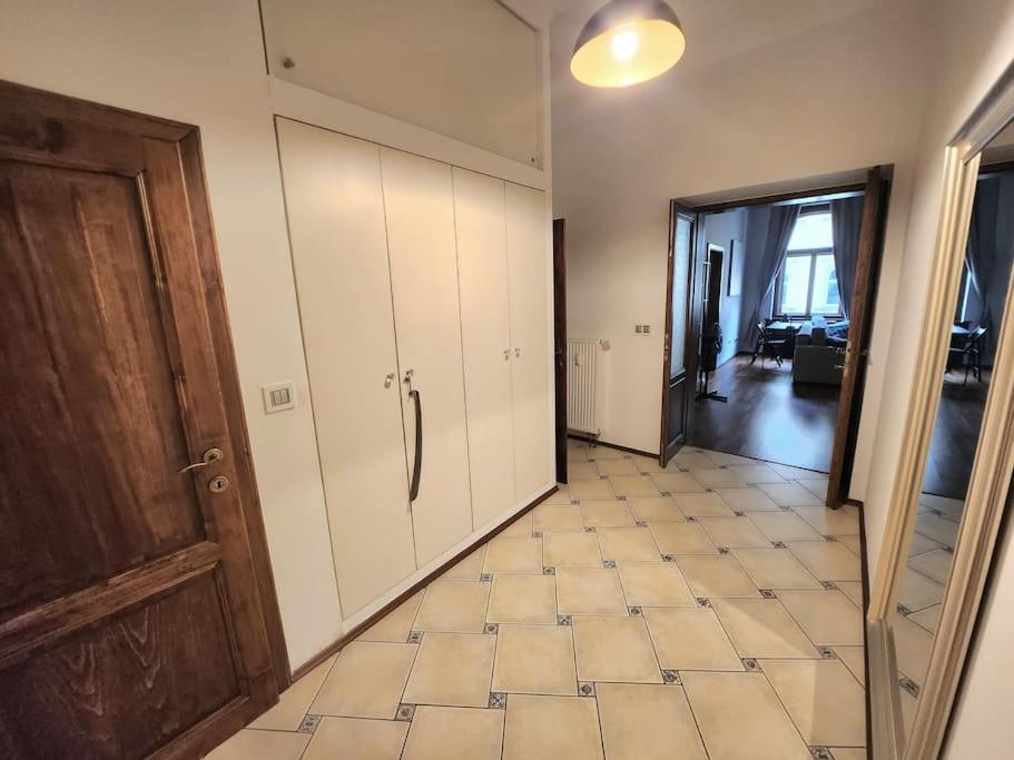 Spacious 6min From The Dancing House * Prag