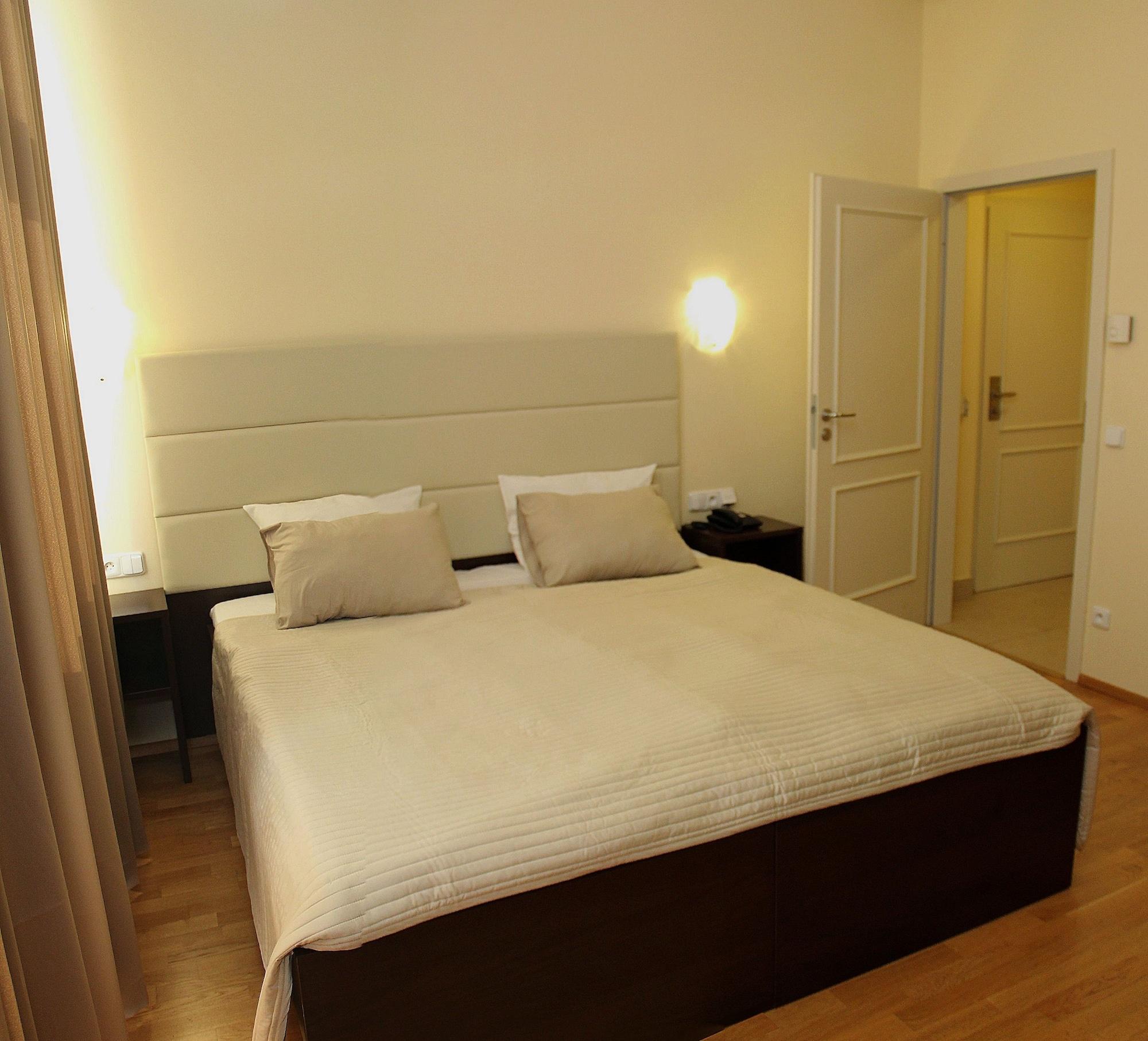 Hotel Trevi