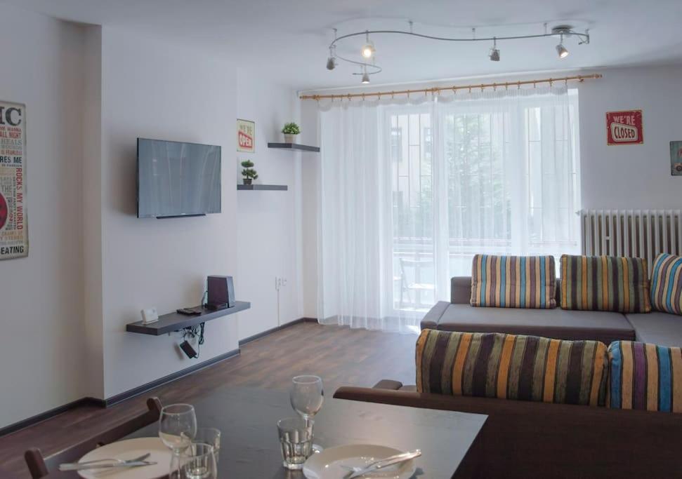 Dlouha 2bd Apartment *