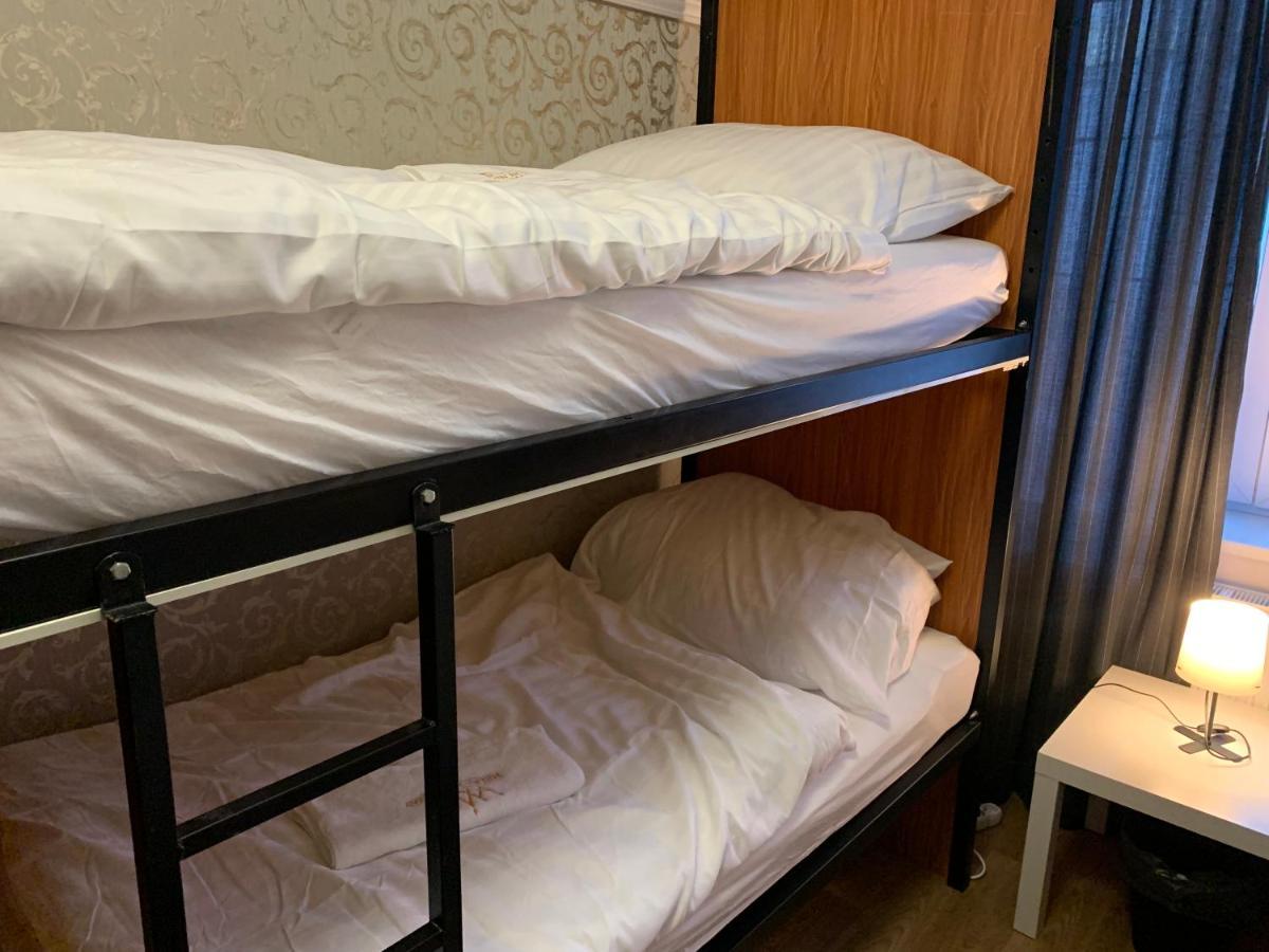 Helen U Namesti Miru Prague