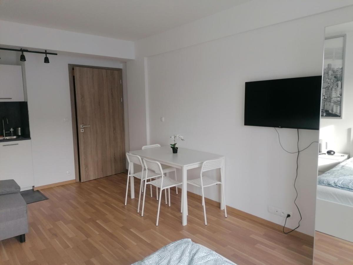 Brand New # 45 With Free Parking In The Center Prague