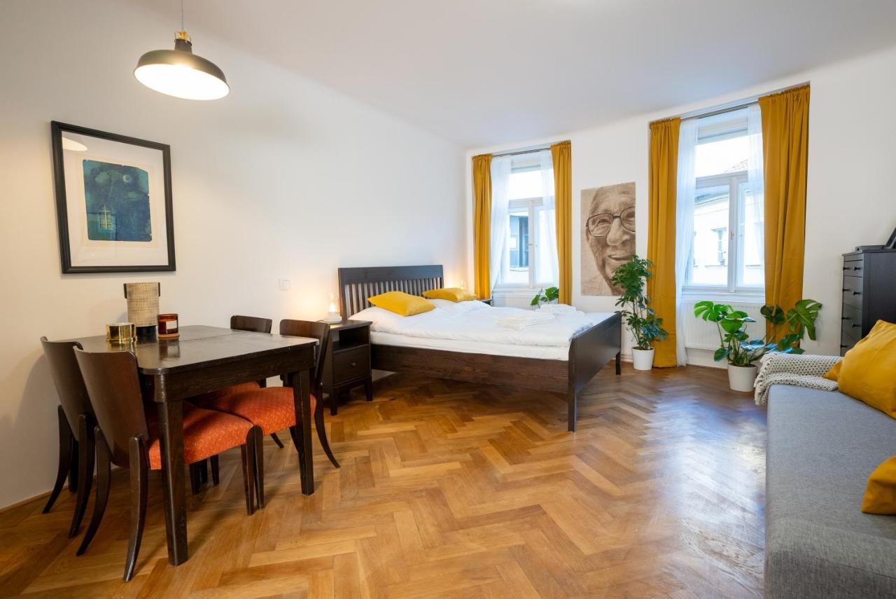 Hostel White Wolf House & Prague