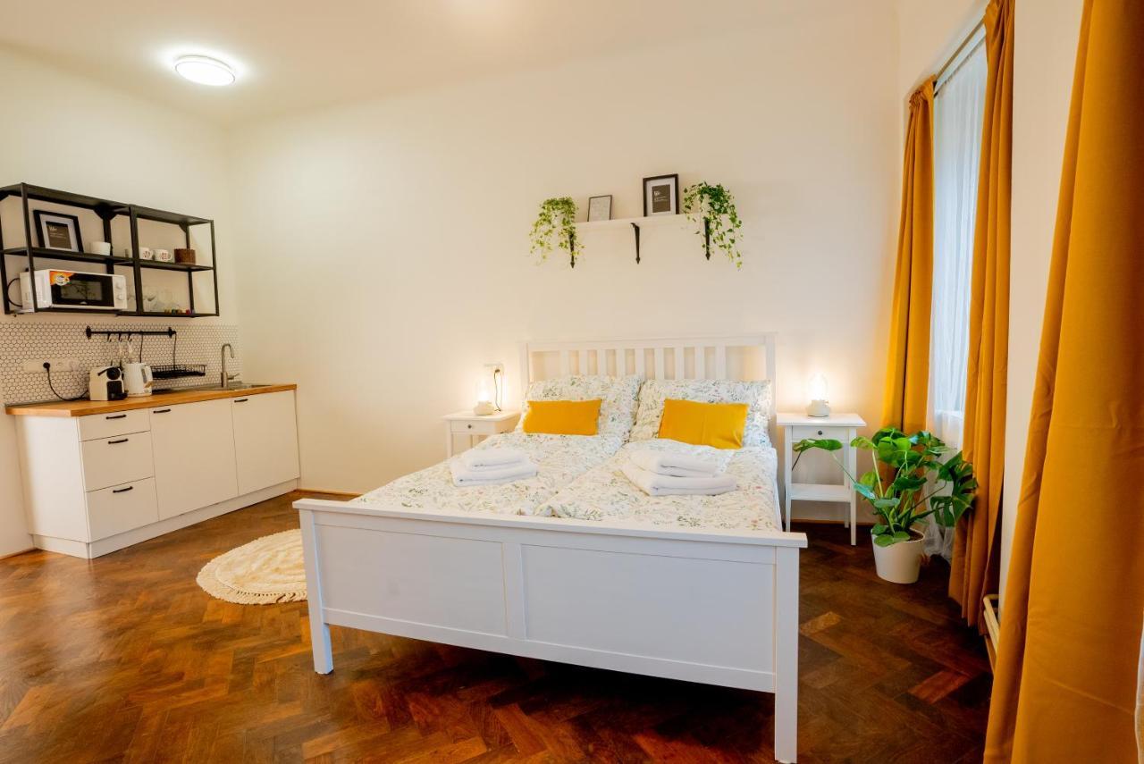 White Wolf House & Hostel Prague
