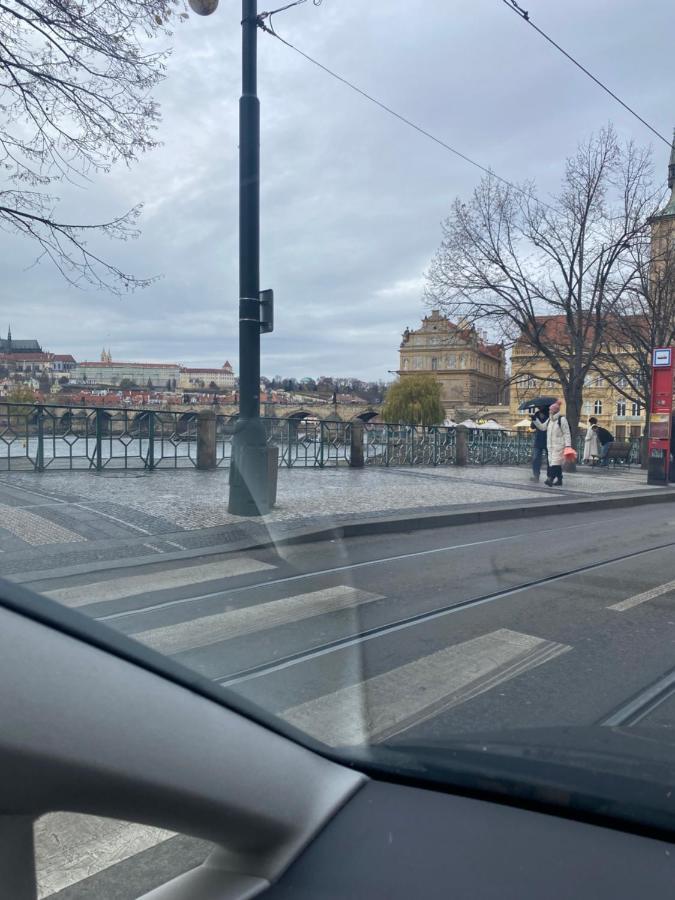 Apartment Ana Sehr Ruhig, Sehr Gross, Einfach Wohl Zu Fuehlen Prague