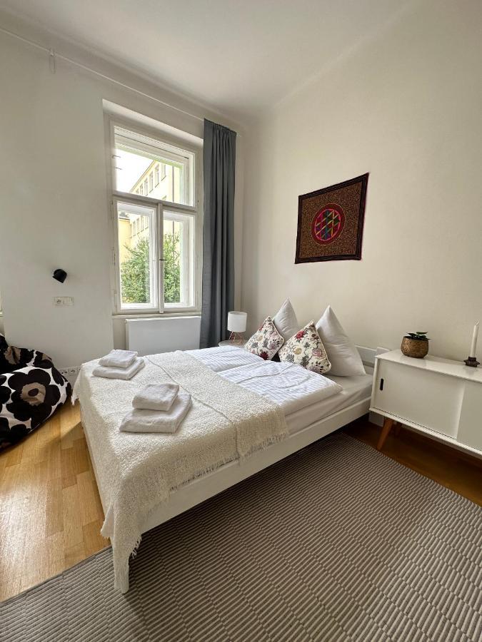 3bdr Bohemian Style Flat With Balcony Appartement Prague