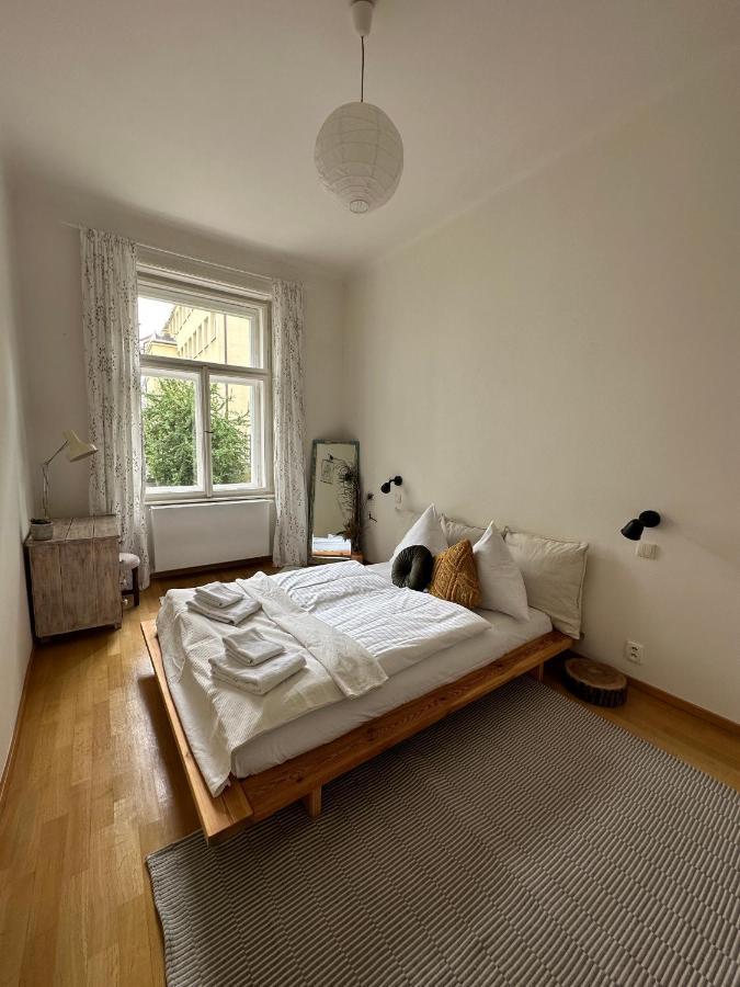 Appartement 3bdr Bohemian Style Flat With Balcony Prague