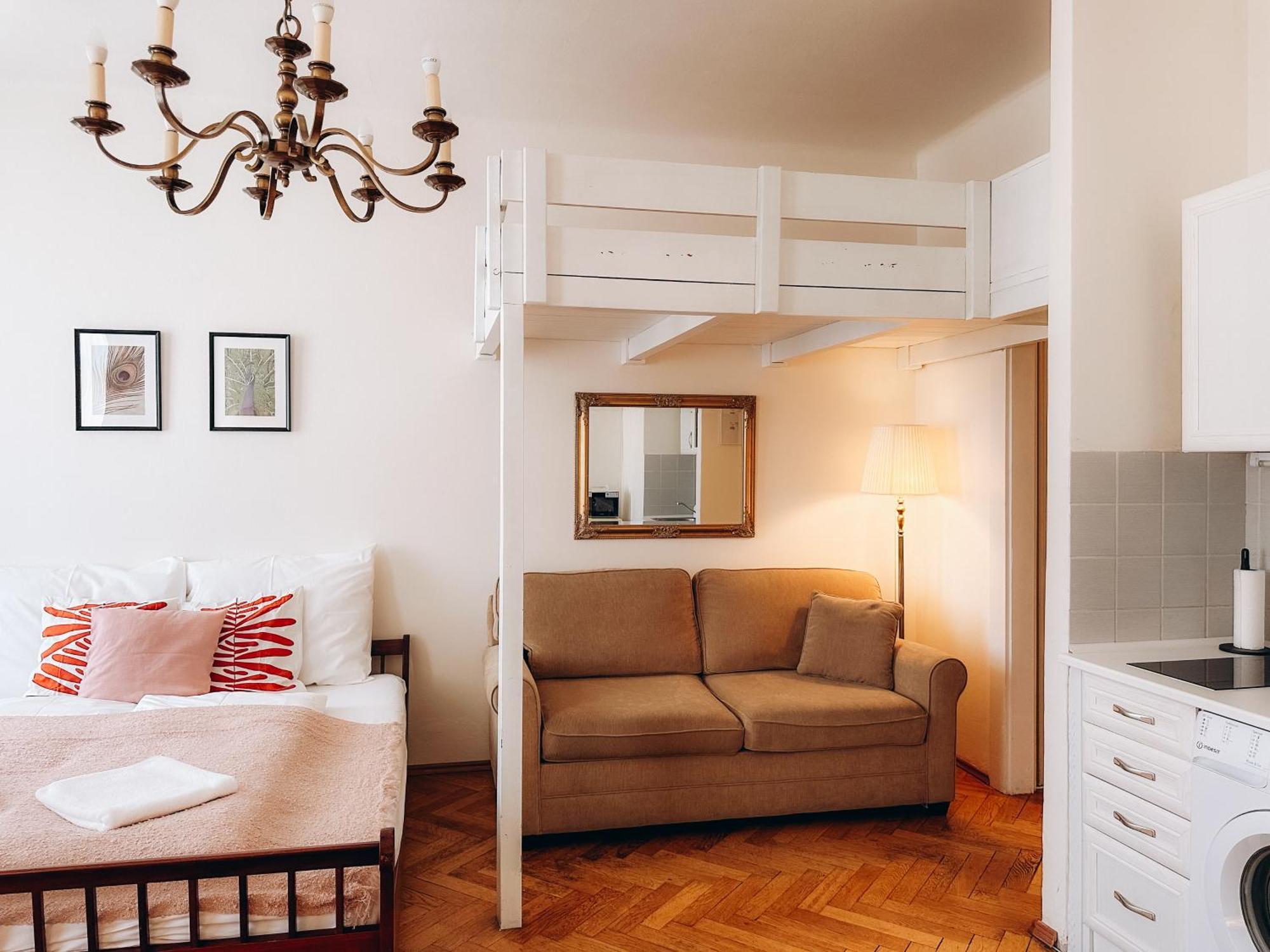 Elso Center * Prague