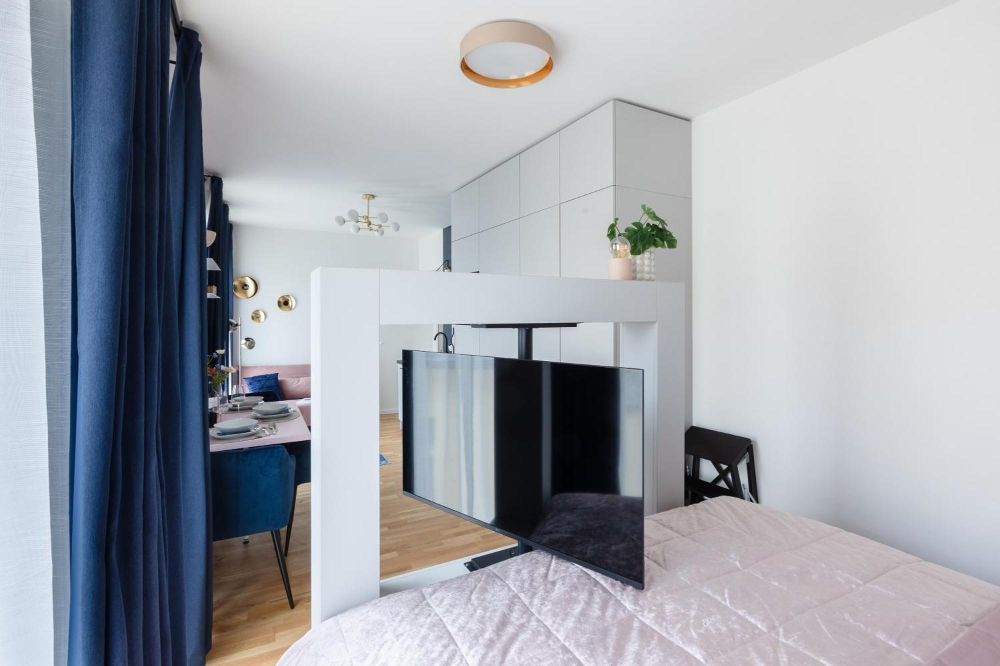 Bohemian Rhapsody Apartment *
