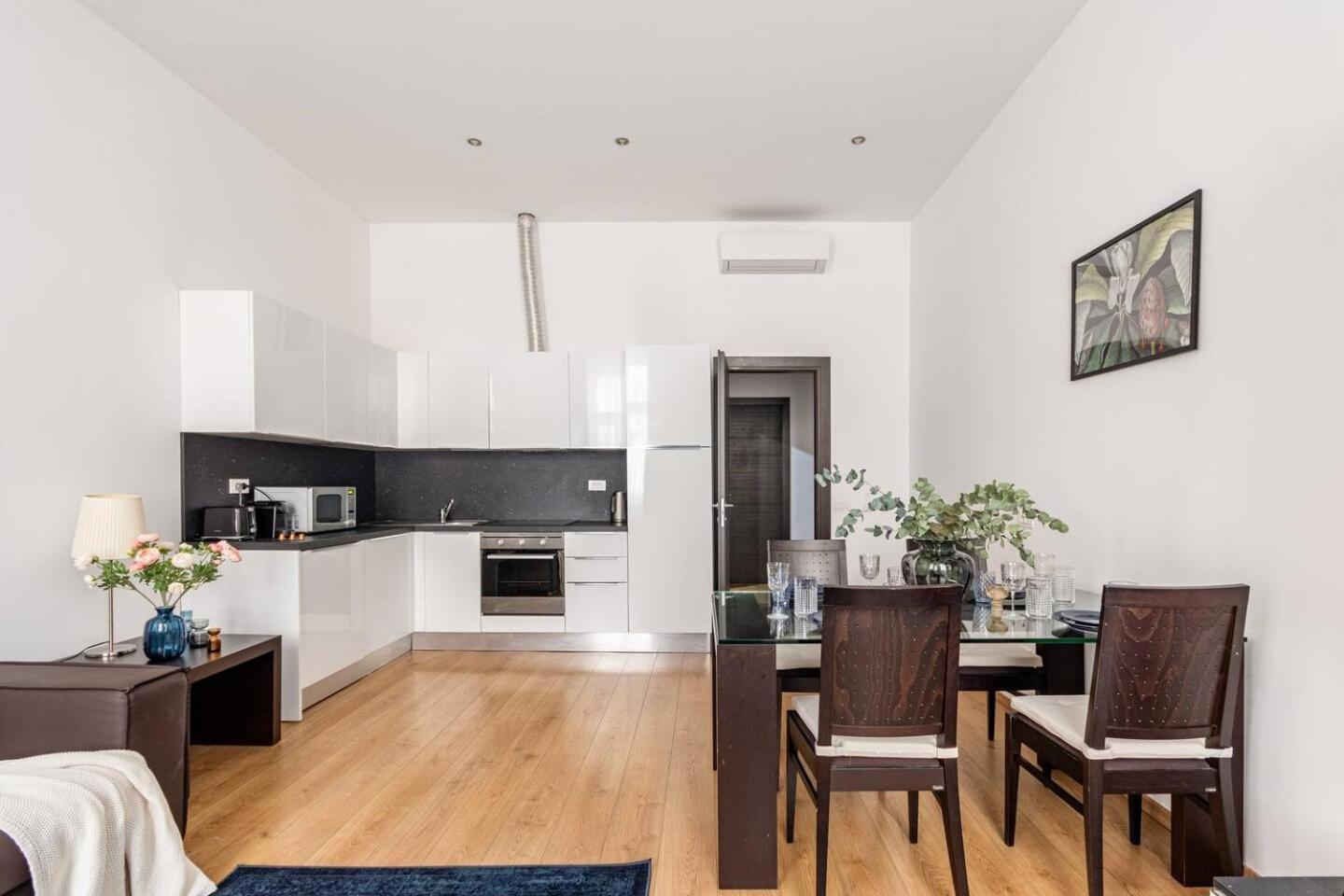 Place Of Grace - 50 Meters From Dancing House Apartment Prague