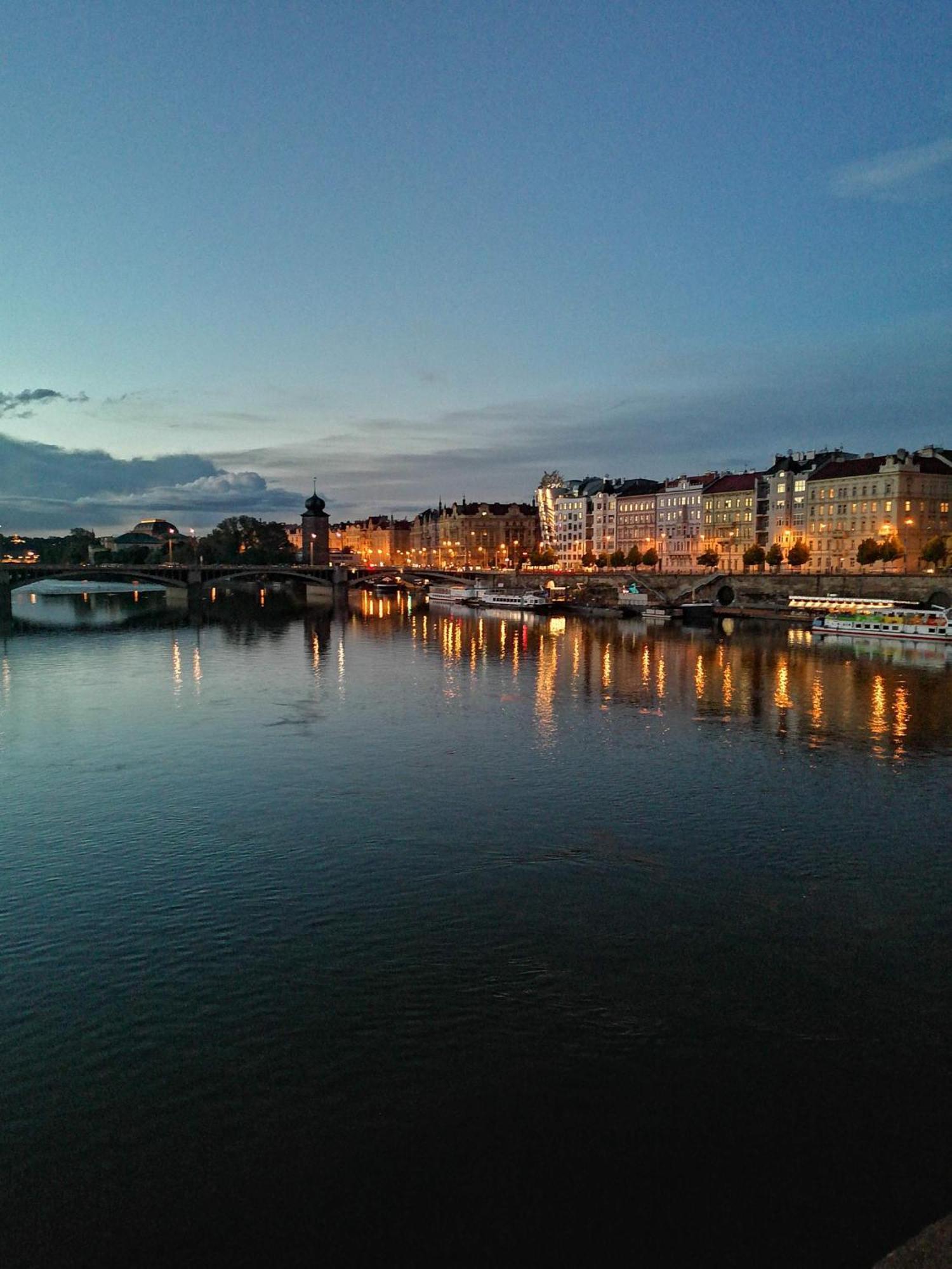 Apartamento Valentinka Minutes Away From Charles Bridge *