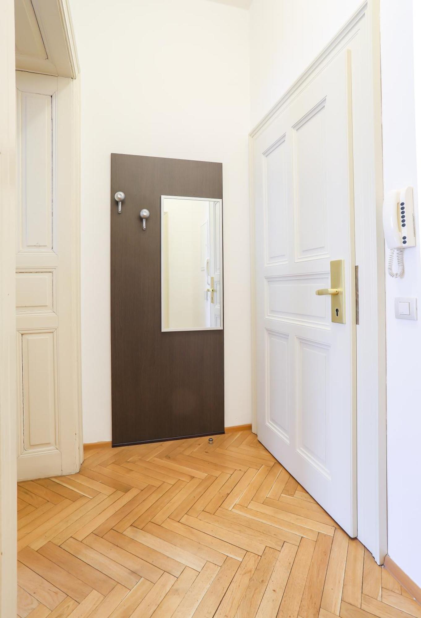 Biblion Apartment *