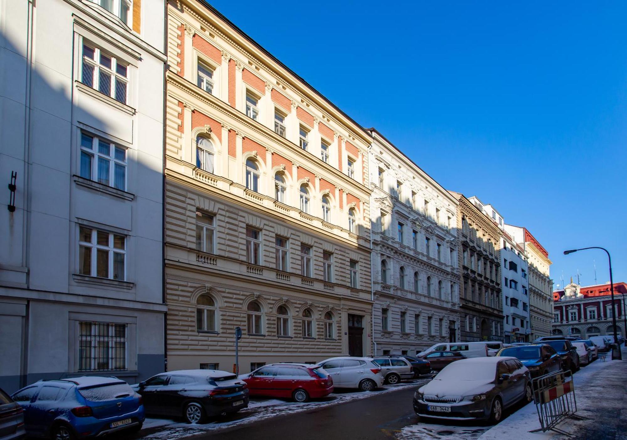 Biblion Apartment *