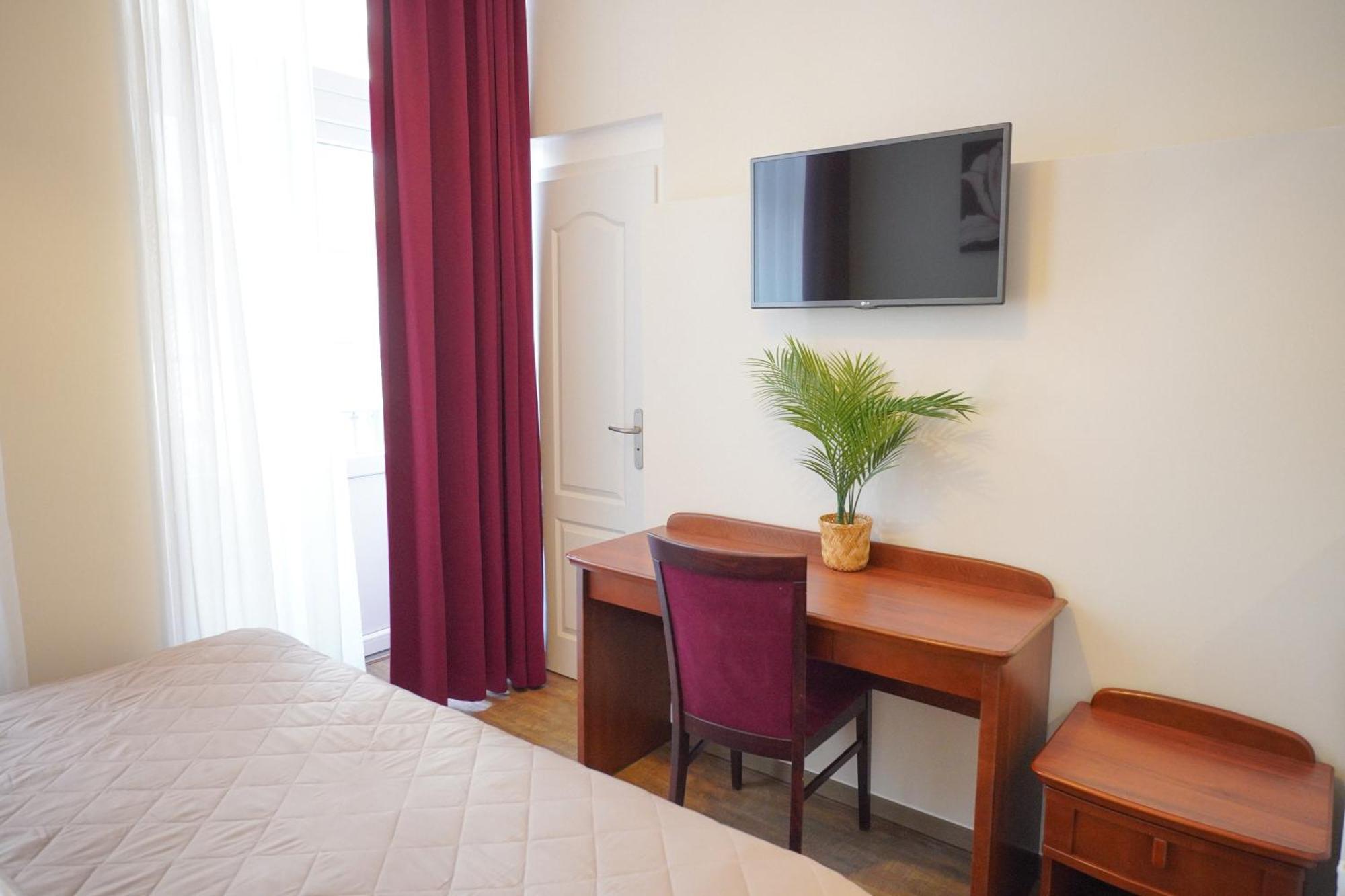 Elegant & Stylish Center Apartments! * Praga