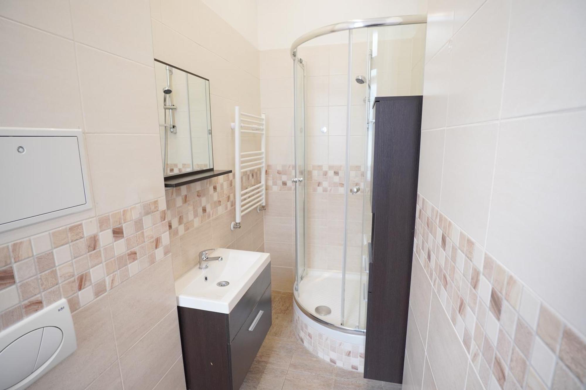 Elegant & Stylish Center Apartments! Apartamento *