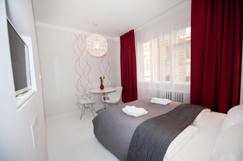 Honeymoon Ruterra Studio Praga