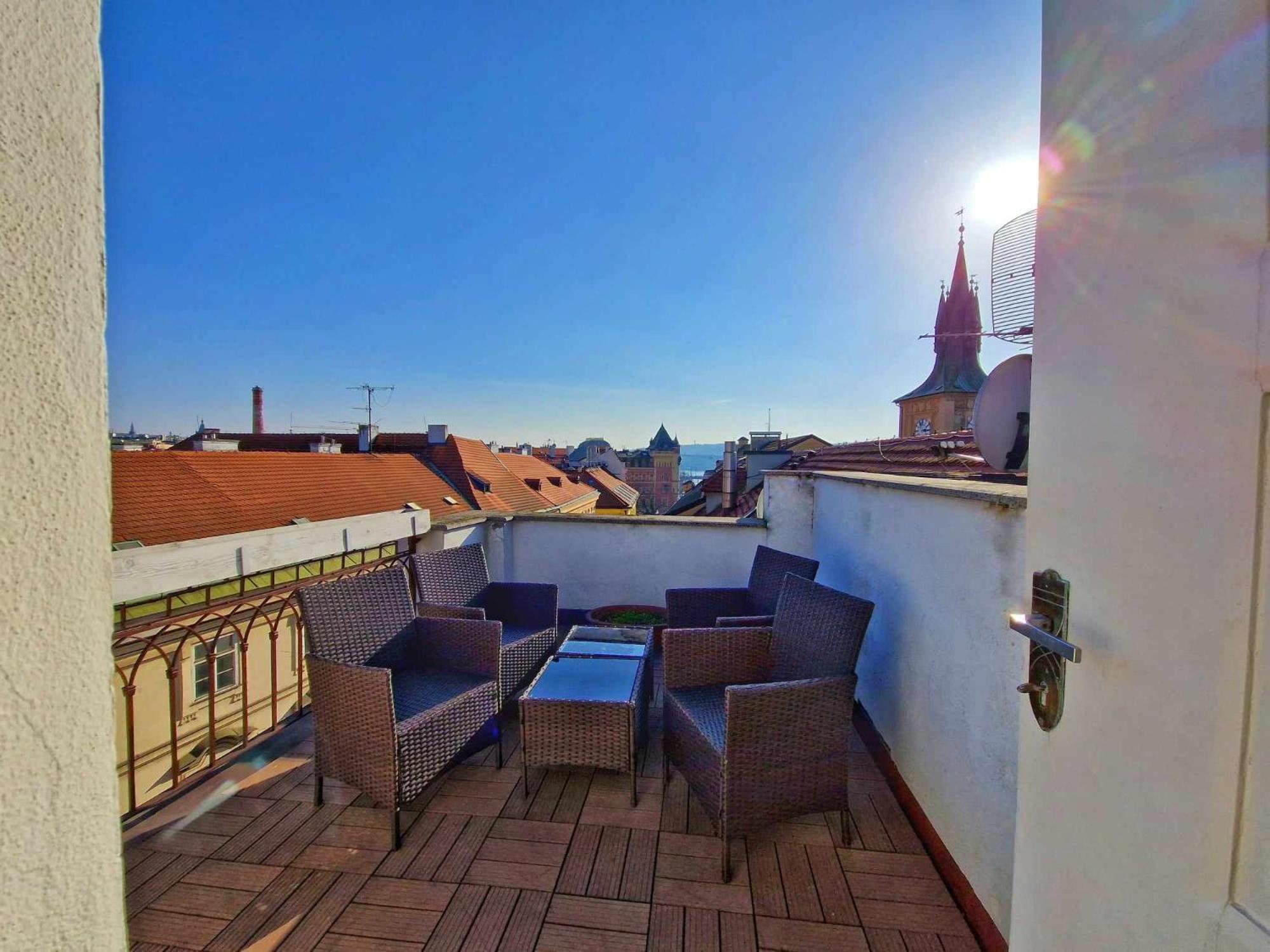 Apartment Studio Karluv Most