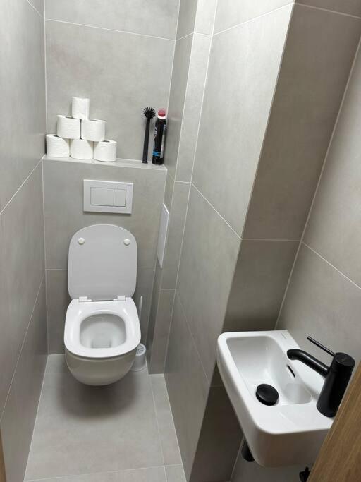 New Modern Large In New Town 3bdr * Prague