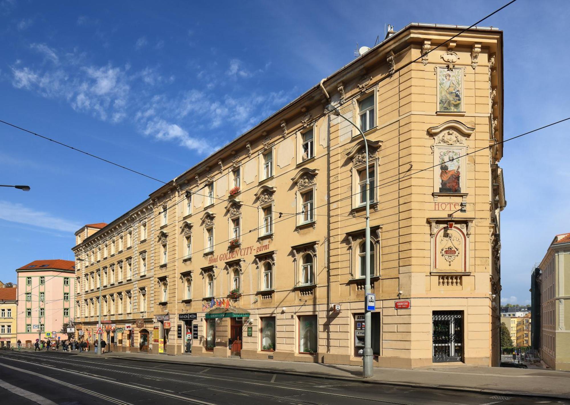 Golden Garni Hotel