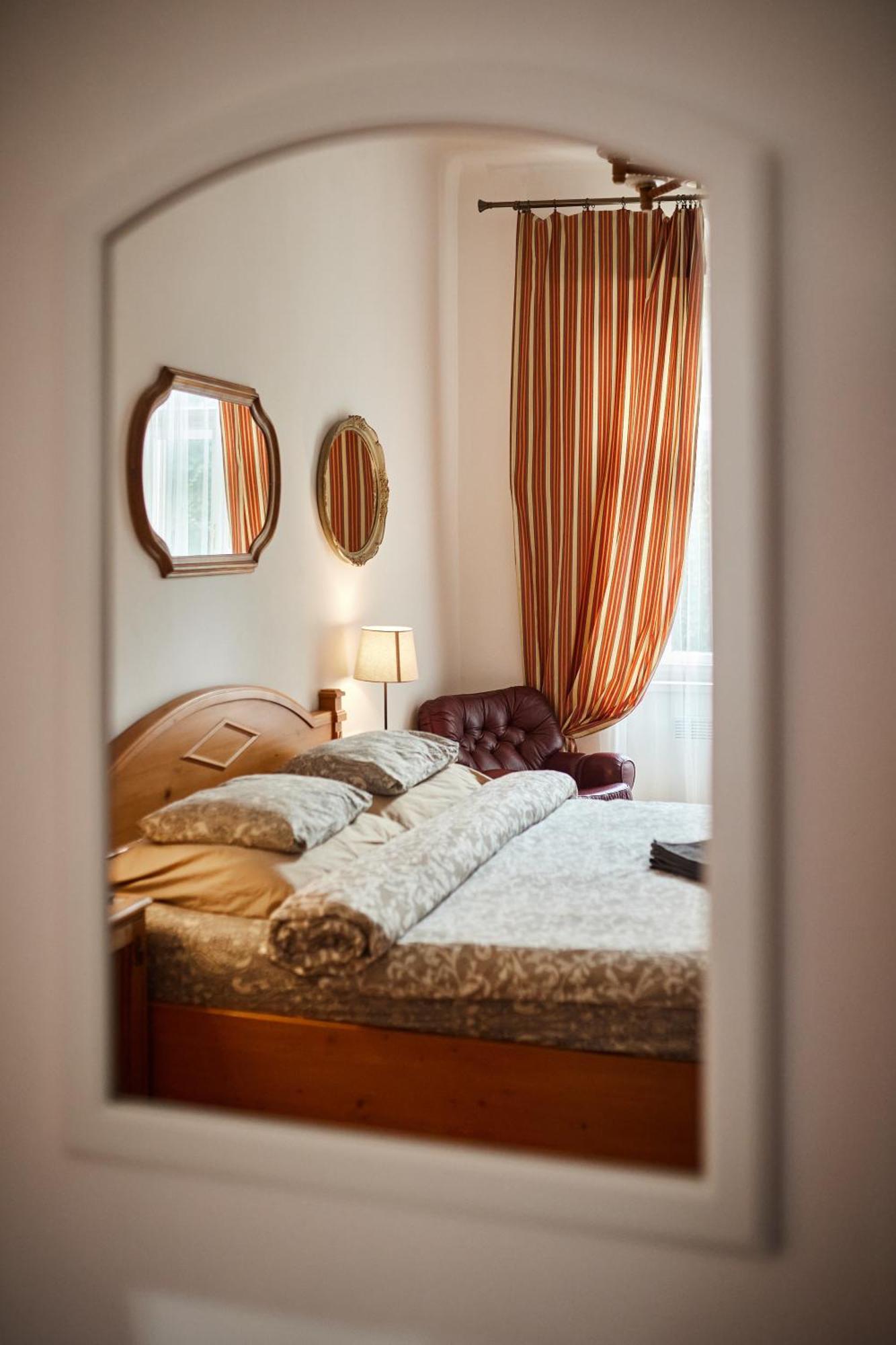 & Parking Assistance Homestay