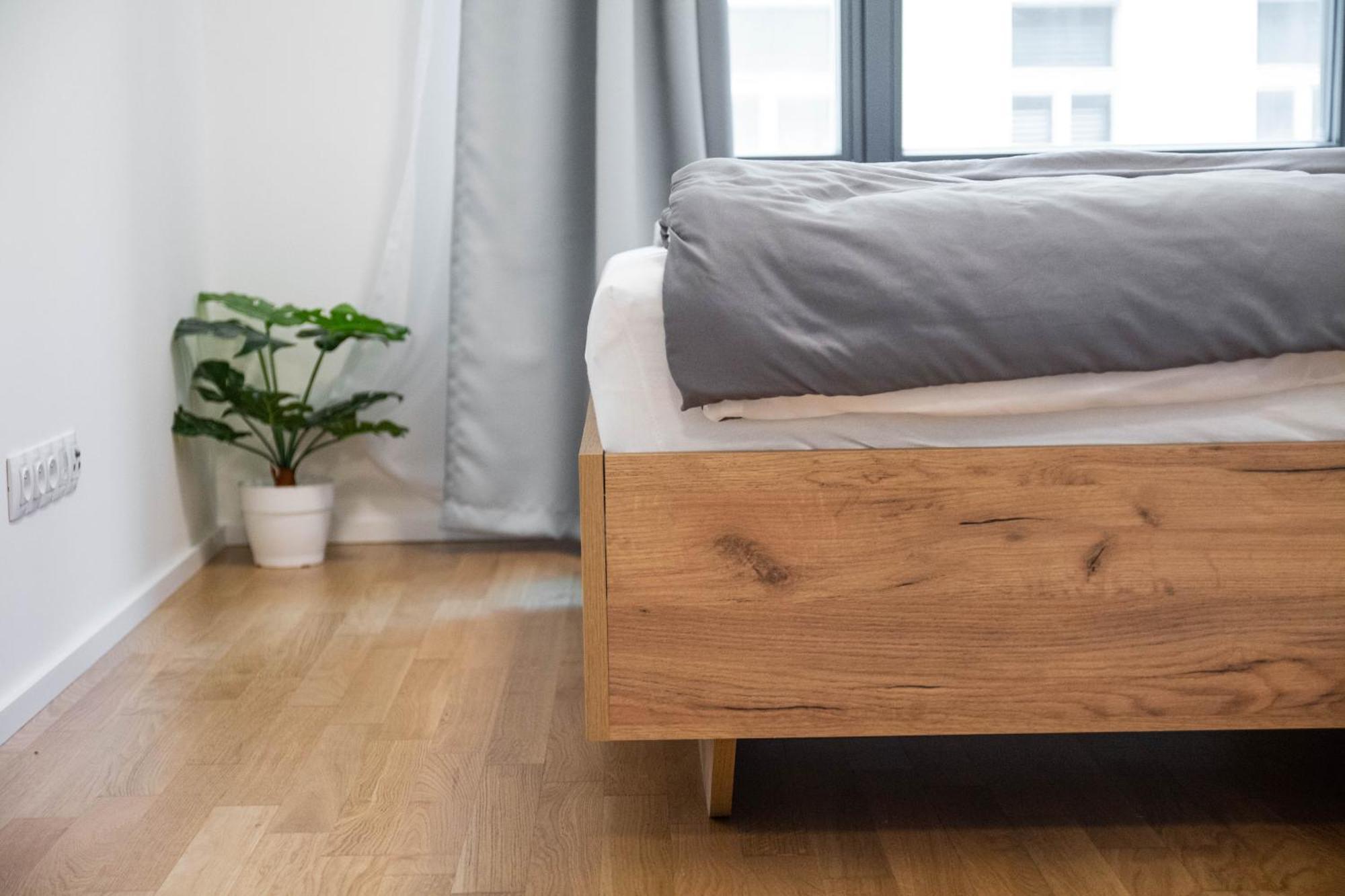 Newly Built With Balcony, Ac And Free Indoor Garage * Prague
