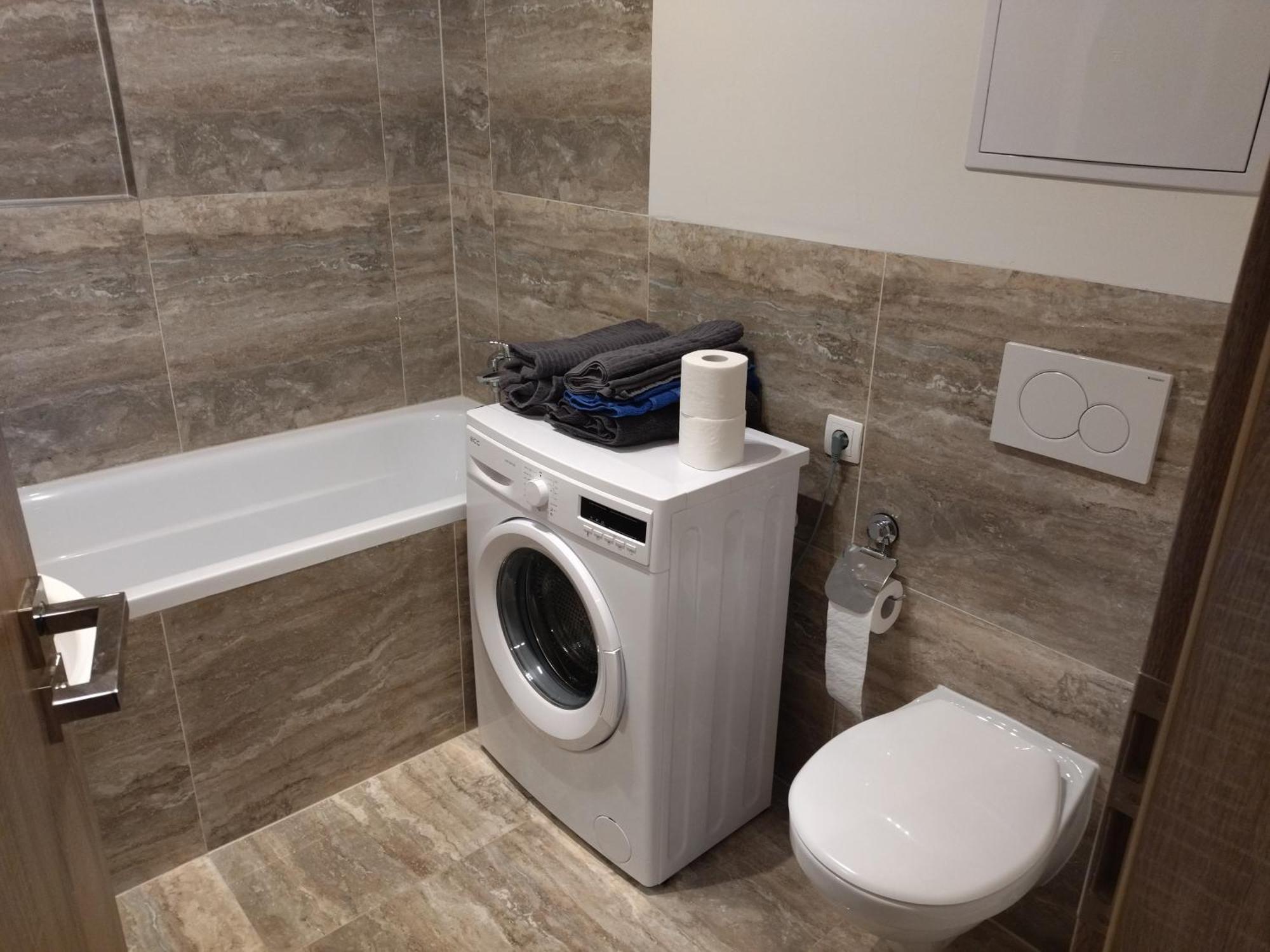 Brand New Two #34 With Free Secure Parking In The Center * Prague