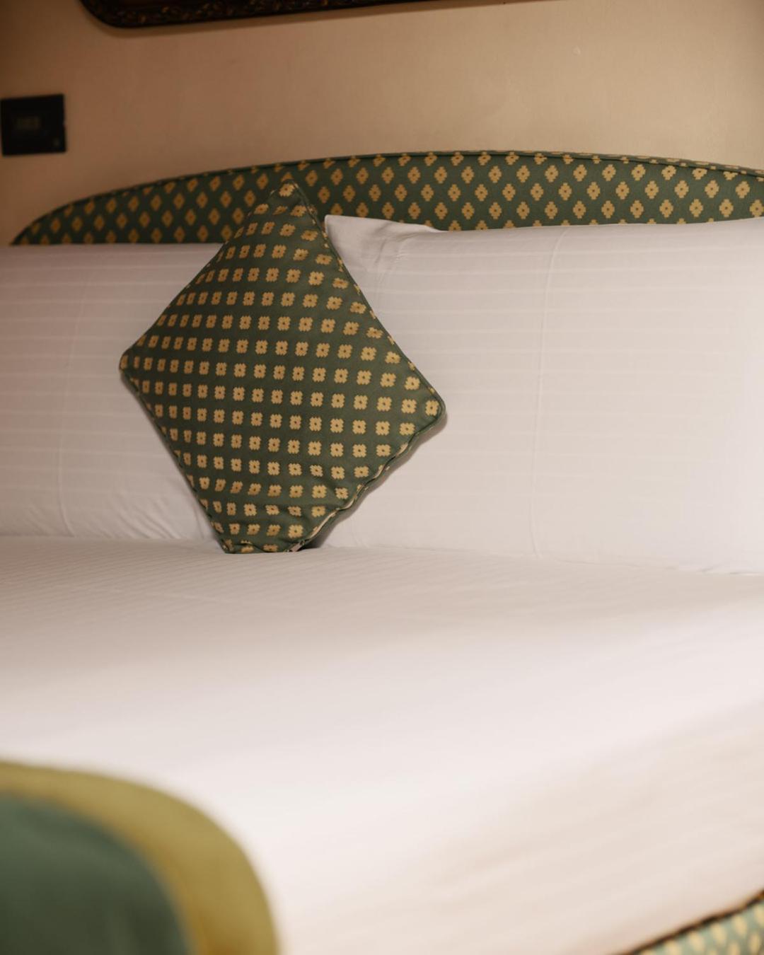 Apart Otel Jecna 4*