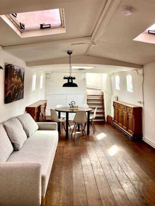 Botel On Boat, Privat Pier, Free Parking Praga