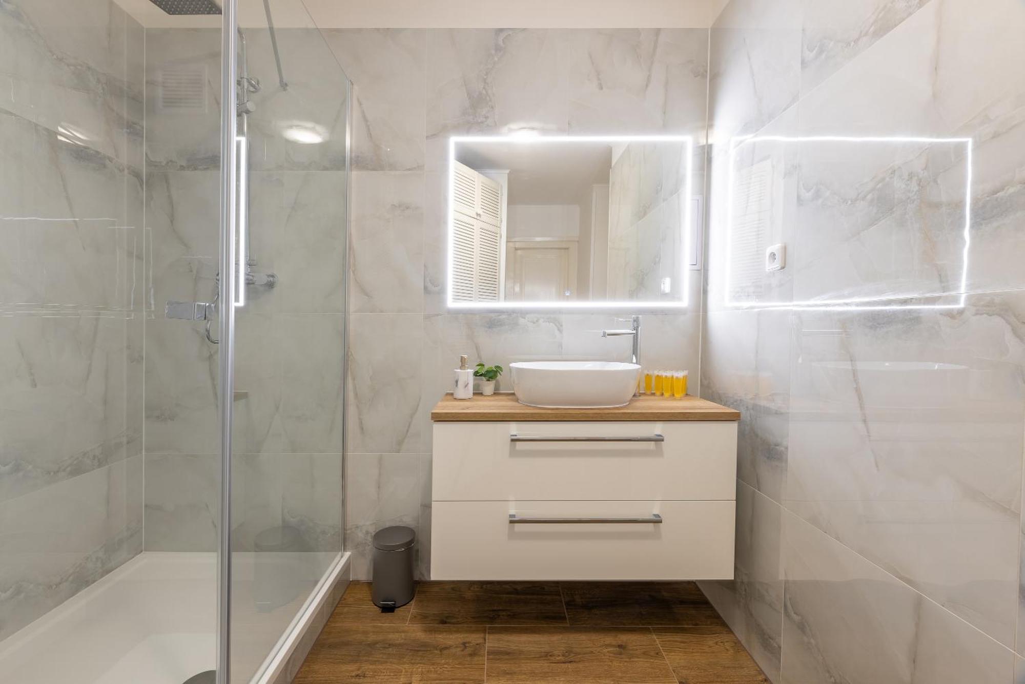 Spacious 2-bedroom In Old Town Appartement