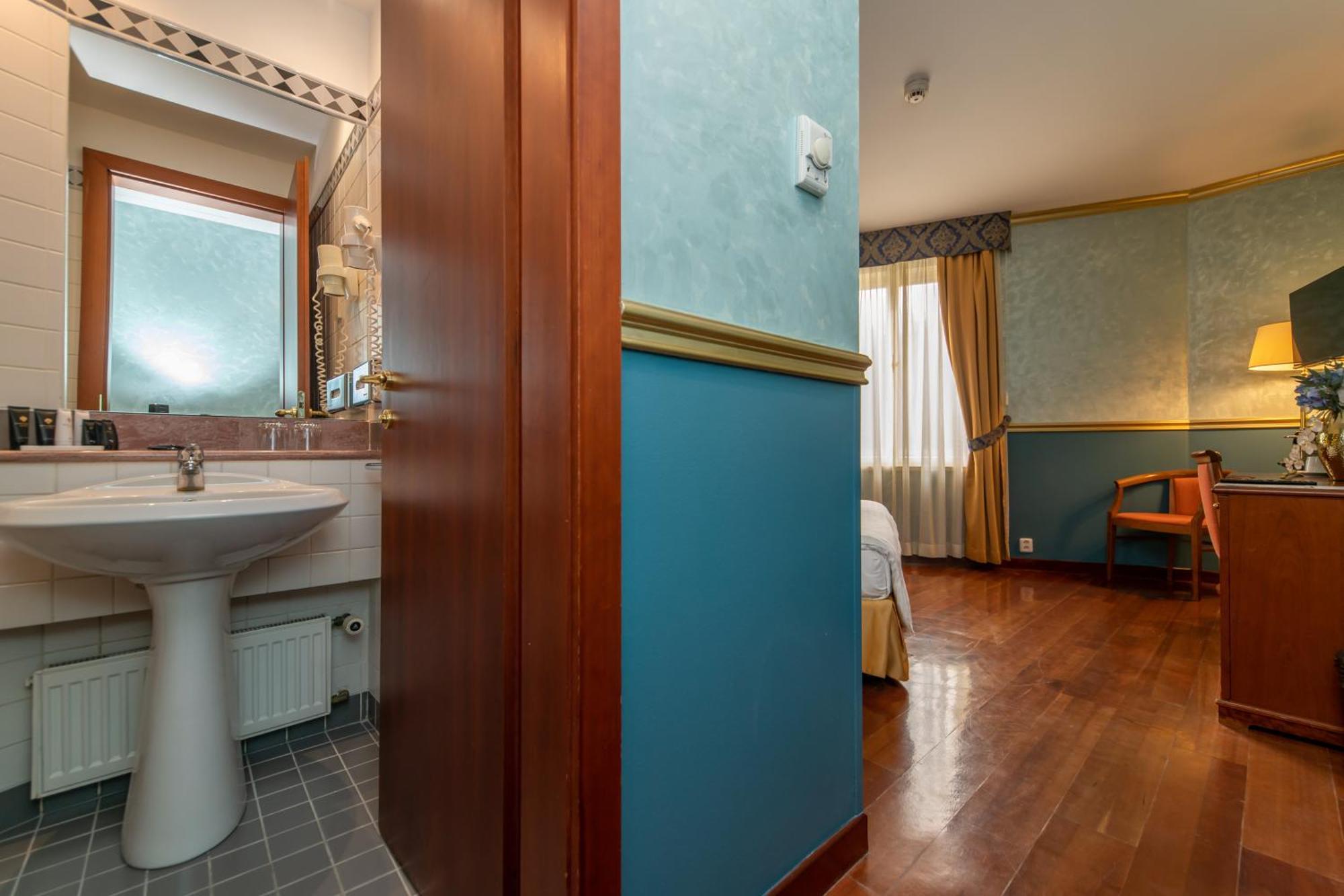 Kinsky Fountain Hotel 4*