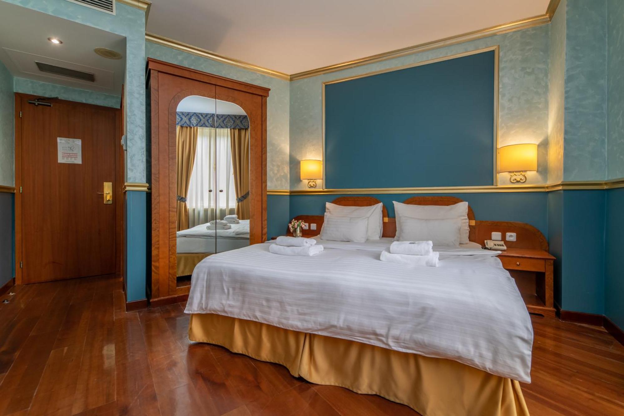 Hotel Kinsky Fountain Prague
