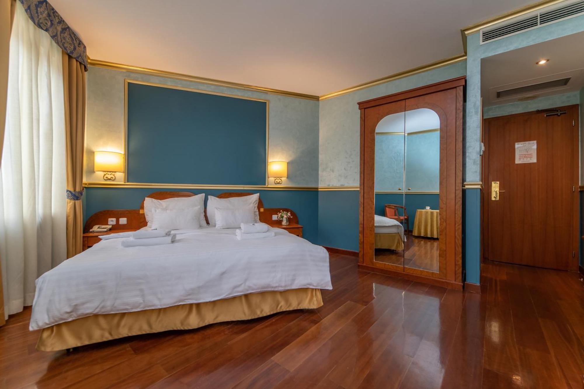 Hotel Kinsky Fountain Prague