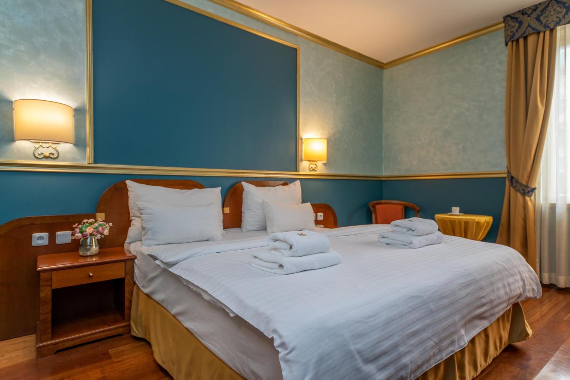 Kinsky Fountain Hotel 4*