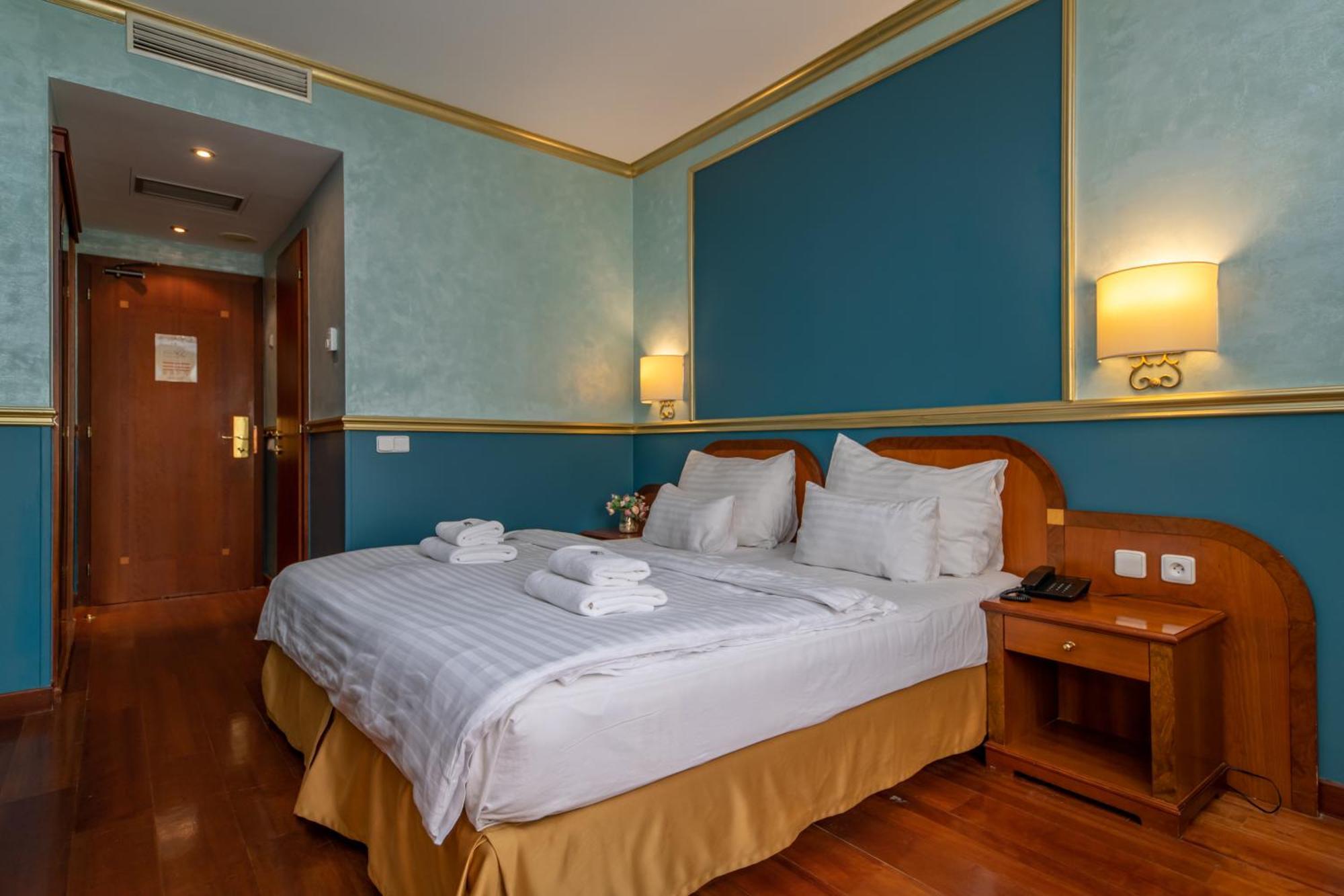 Kinsky Fountain Hotel 4*