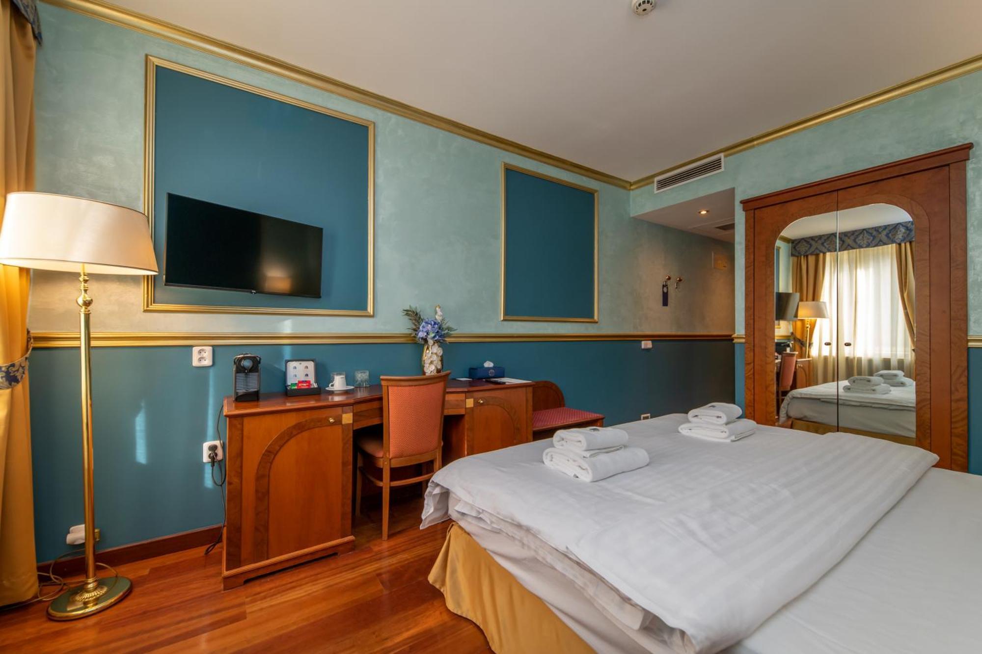 Hotel Kinsky Fountain Prague