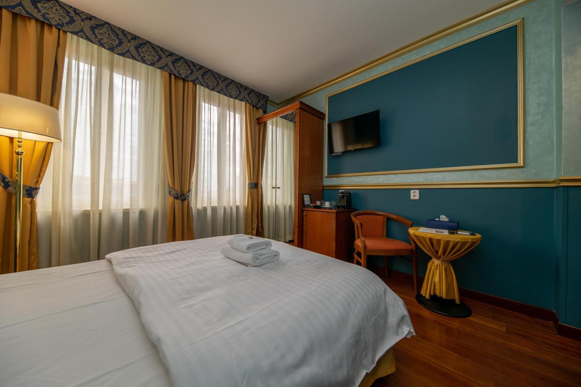 Kinsky Fountain Hotel