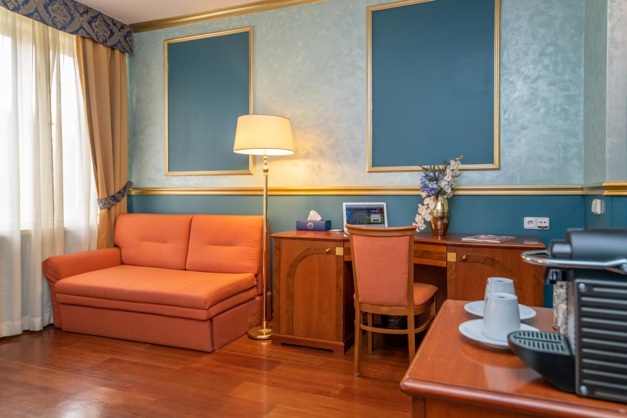 Kinsky Fountain Hotel 4*