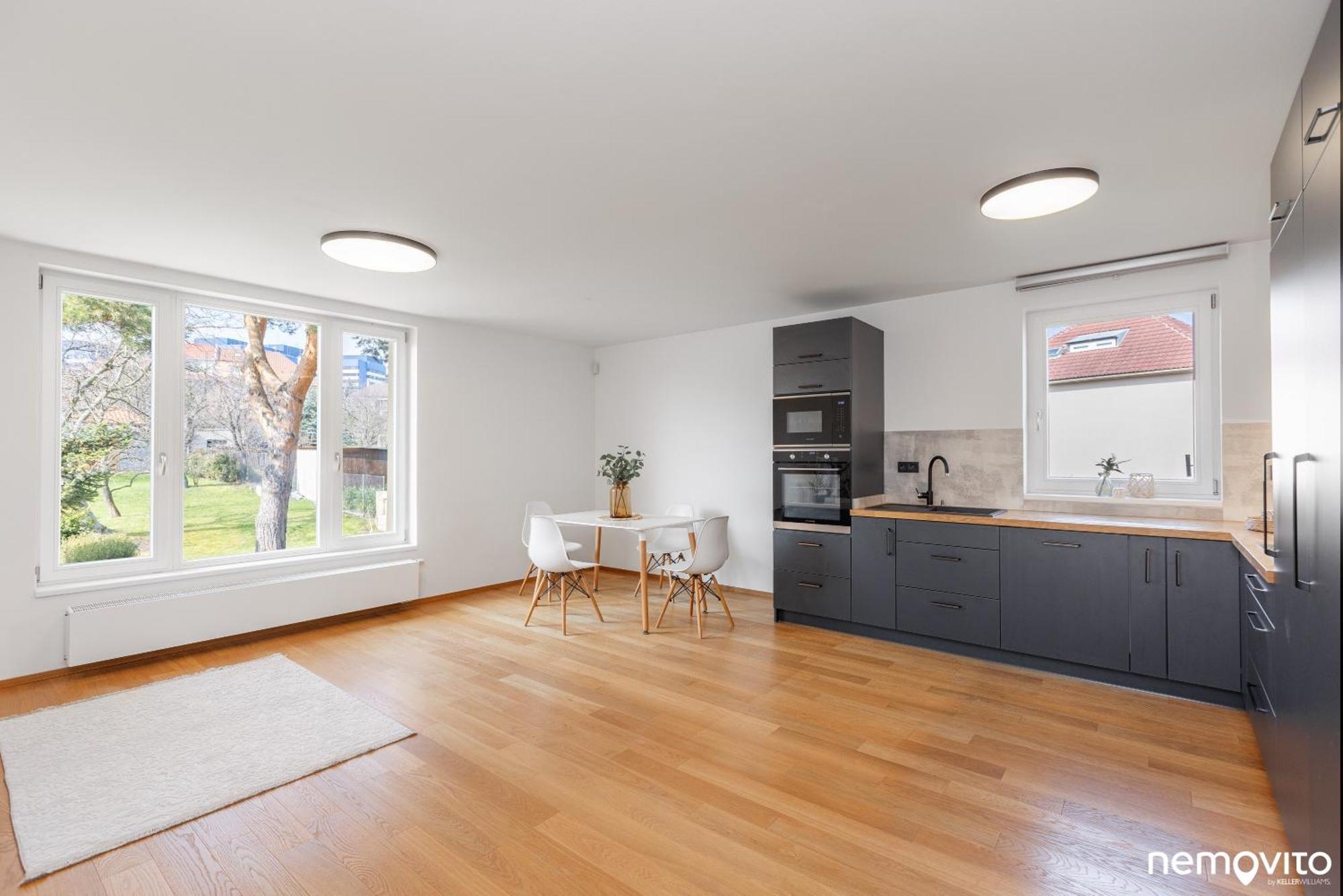 Luxury&spacious 140m2 Two Floor Rooftop Apartment
